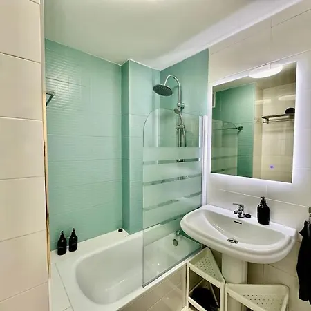 Estudio Completamente Equipado * 比戈